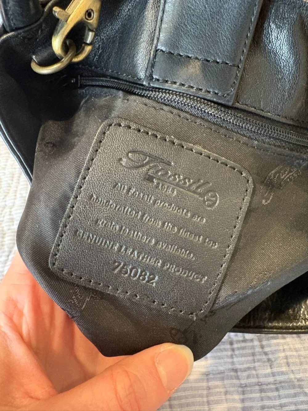 Fossil Black Pebbled Leather Crossbody Bag with Key Charm - Picture 9 of 12